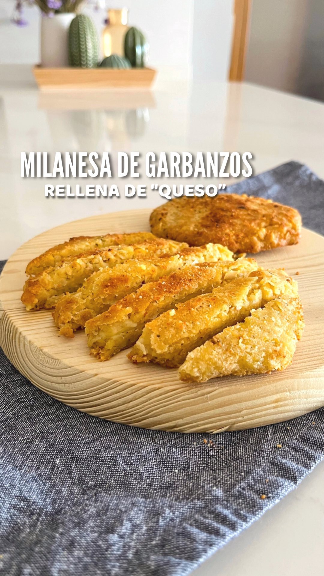 Milanesas de garbanzos rellenas de queso