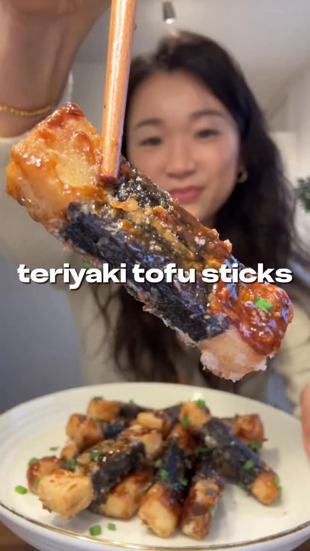 Tofu envuelto en nori con glaseado teriyaki