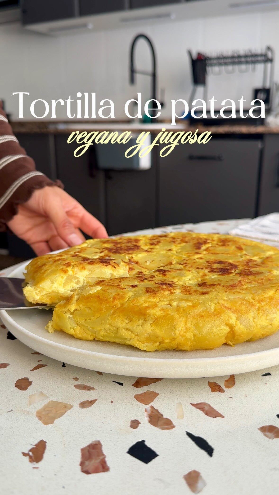 Tortilla de patata vegana jugosa